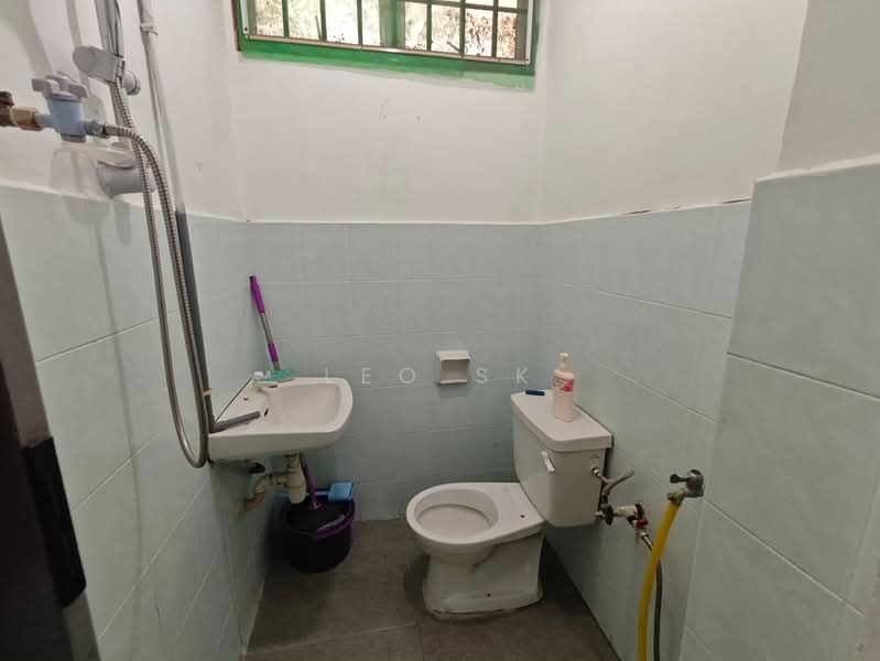 Kondominium untuk Dijual di Summer Park Townhouse @ Seri Alam - Leo SK - Bathroom - PropertyGuru.com.my