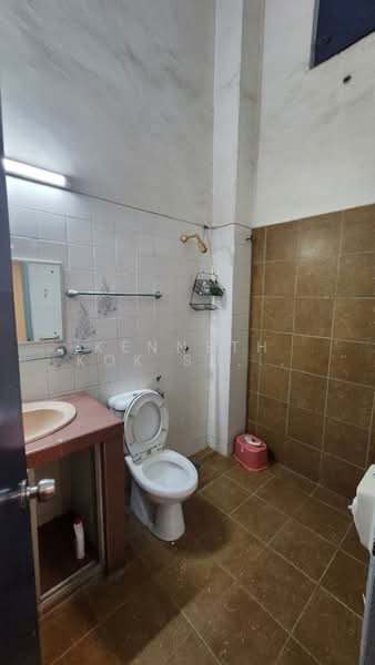 Rumah Teres 2 Tingkat untuk Dijual di Usj 3 (Subang Jaya) - Kenneth Kok Sui Kuin - Bathroom - PropertyGuru.com.my