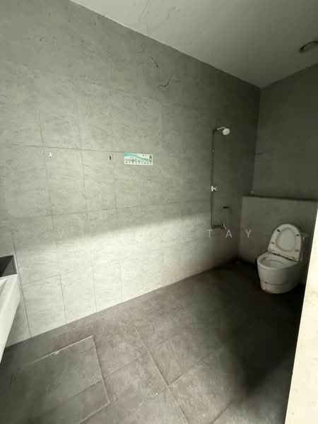 Cluster Factory for Sale in Eco Business Park 2 Senai (Senai) - William Tay - Bathroom - PropertyGuru.com.my