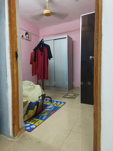 Flat for Sale at Flat Taman Ungku Tun Aminah - Janice Yong - Bedroom - PropertyGuru.com.my