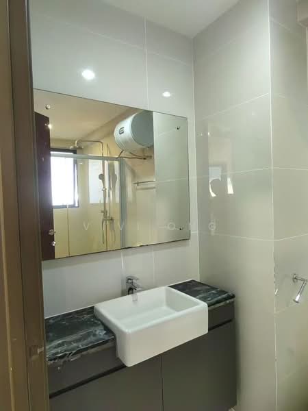 Condominium for Rent at Kings Bay @ Country Garden Danga Bay - Vivi Ong - Bathroom - PropertyGuru.com.my