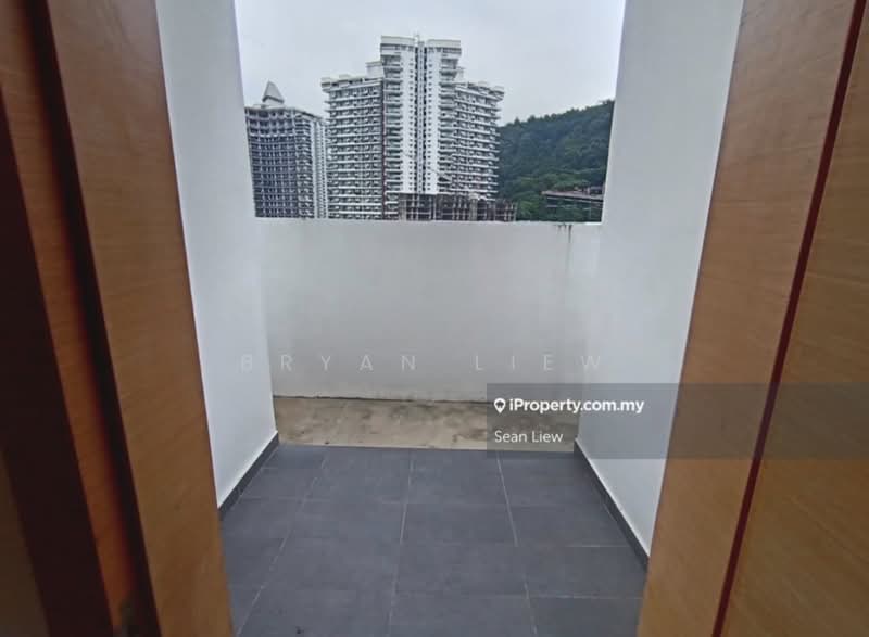 Rumah Teres 3.5 Tingkat untuk Disewa di Damansara Perdana (Selangor) - Bryan Liew - Balcony - PropertyGuru.com.my