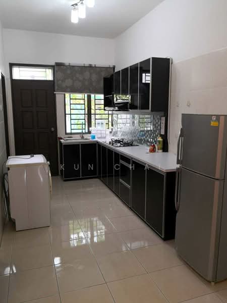 2-storey Terraced House for Rent in Taman Dato Onn (Johor Bahru) - Kun Chai - Kitchen - PropertyGuru.com.my