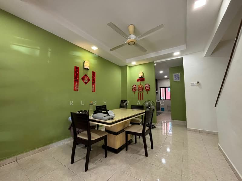 Rumah Teres untuk Disewa di Sungai Long (Bandar Sungai Long) - Ruby Wang - Dining Room - PropertyGuru.com.my