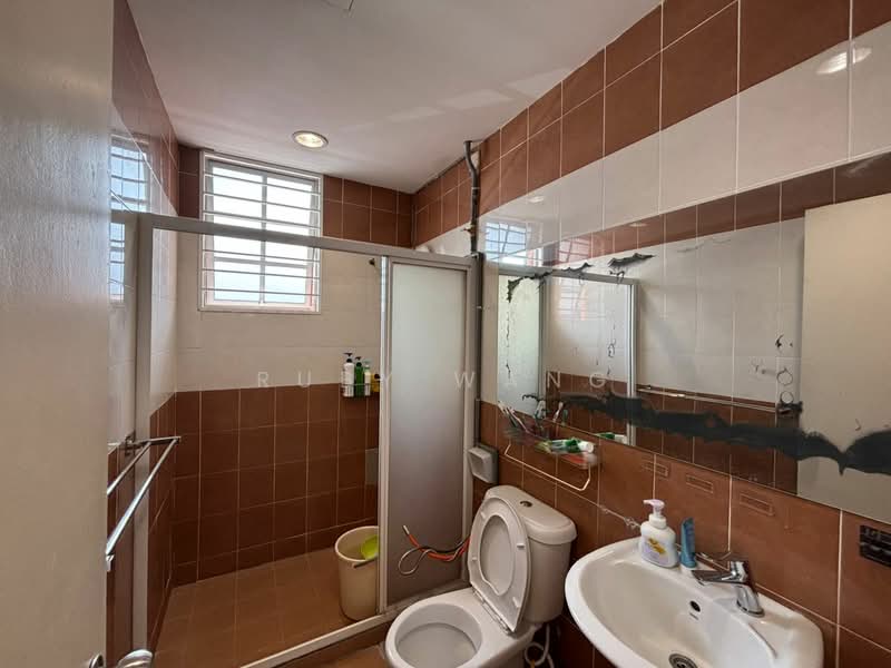 Rumah Teres untuk Disewa di Sungai Long (Bandar Sungai Long) - Ruby Wang - Bathroom - PropertyGuru.com.my