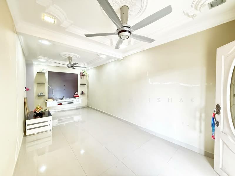 1-storey Terraced House for Sale in Bandar Utama Batang Kali (Batang Kali) - Nur Adibah Ishak - Living Room - PropertyGuru.com.my