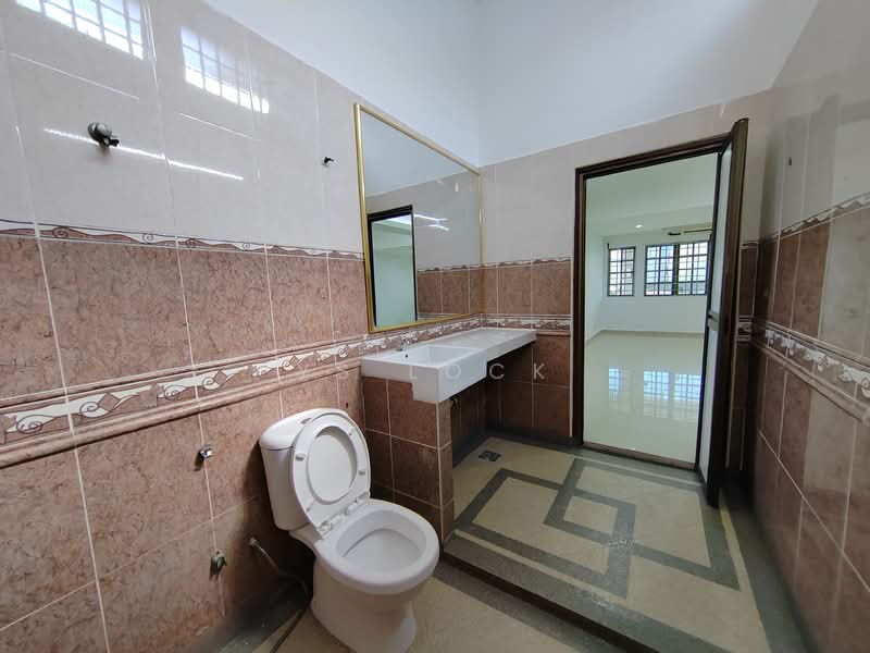 Rumah Teres untuk Dijual di Taman Selayang Utama (Selayang) - YS Lock - Bathroom - PropertyGuru.com.my