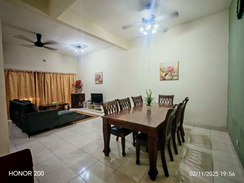 2-storey Terraced House for Sale in Bandar Country Homes (Rawang) - Zamani Ishak - Living Room - PropertyGuru.com.my