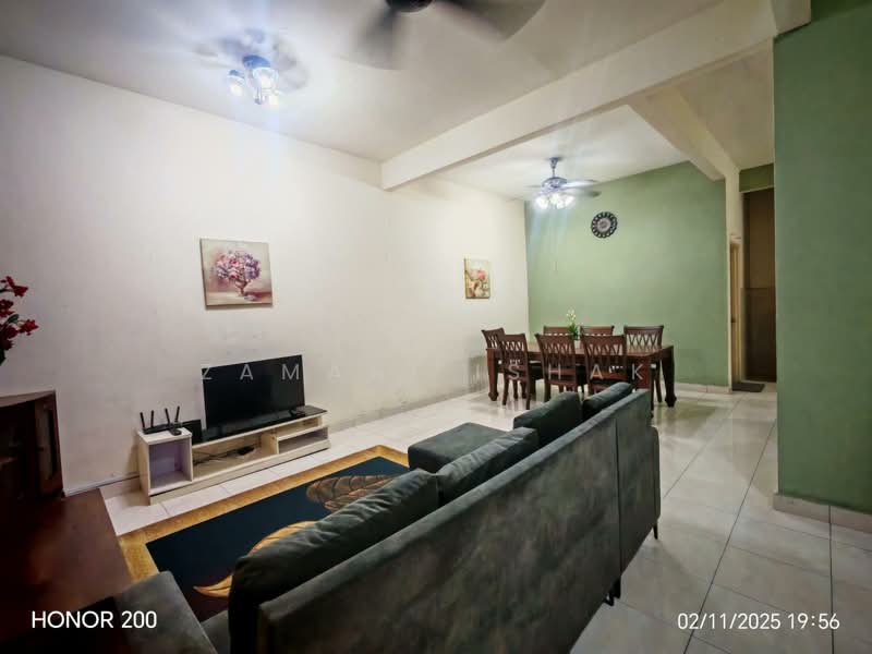 2-storey Terraced House for Sale in Bandar Country Homes (Rawang) - Zamani Ishak - Living Room - PropertyGuru.com.my