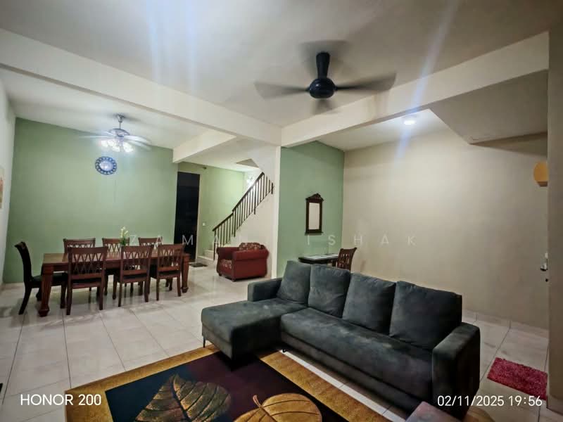 2-storey Terraced House for Sale in Bandar Country Homes (Rawang) - Zamani Ishak - Living Room - PropertyGuru.com.my