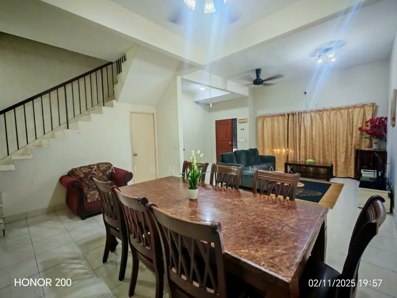 2-storey Terraced House for Sale in Bandar Country Homes (Rawang) - Zamani Ishak - Dining Room - PropertyGuru.com.my