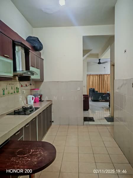 2-storey Terraced House for Sale in Bandar Country Homes (Rawang) - Zamani Ishak - Kitchen - PropertyGuru.com.my