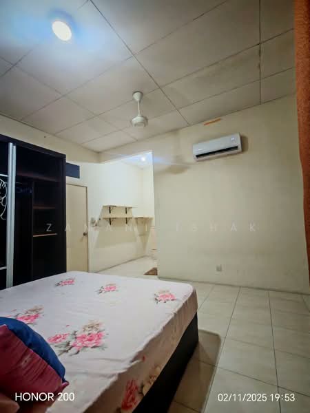 2-storey Terraced House for Sale in Bandar Country Homes (Rawang) - Zamani Ishak - Bedroom - PropertyGuru.com.my
