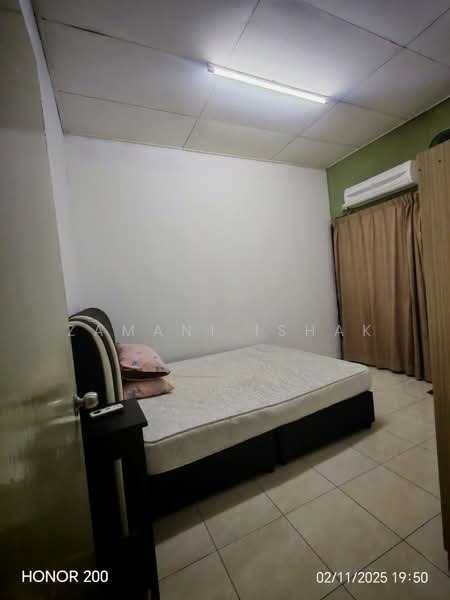 2-storey Terraced House for Sale in Bandar Country Homes (Rawang) - Zamani Ishak - Bedroom - PropertyGuru.com.my