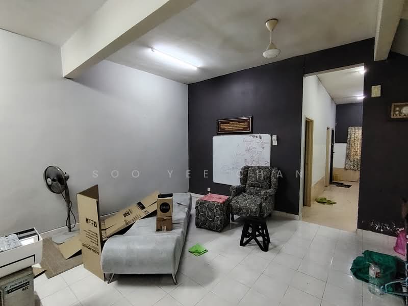 Rumah Teres 2 Tingkat untuk Dijual di Prima Saujana (Kajang) - Leo Lim - Living Room - PropertyGuru.com.my