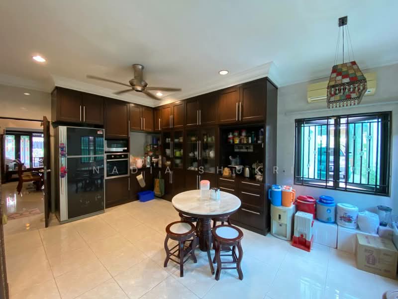 Bungalow for Sale in Usj 17 (Subang Jaya) - Nadia Shukri - Kitchen - PropertyGuru.com.my