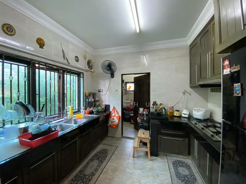 Bungalow for Sale in Usj 17 (Subang Jaya) - Nadia Shukri - Kitchen - PropertyGuru.com.my