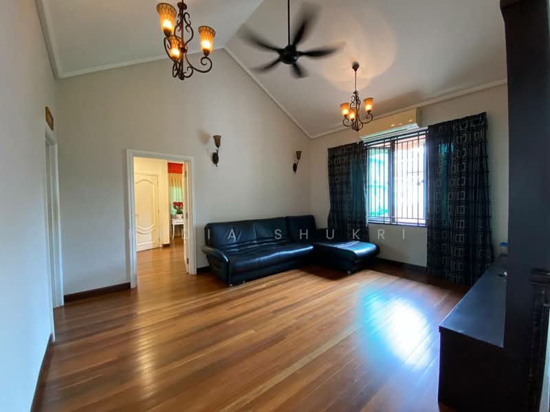 Bungalow for Sale in Usj 17 (Subang Jaya) - Nadia Shukri - Living Room - PropertyGuru.com.my