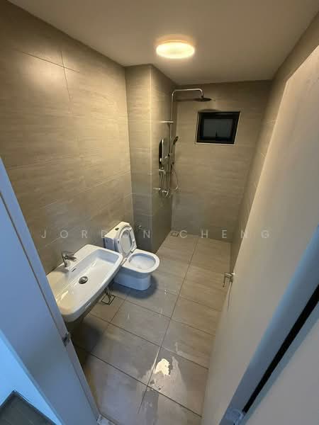 Servis Apartment untuk Disewa di Residensi Ava @ Kiara Bay - Jordon Cheng - Bathroom - PropertyGuru.com.my