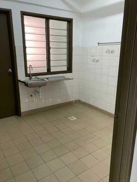 Condominium for Sale at Menara D'sara - Anita Louis - Kitchen - PropertyGuru.com.my