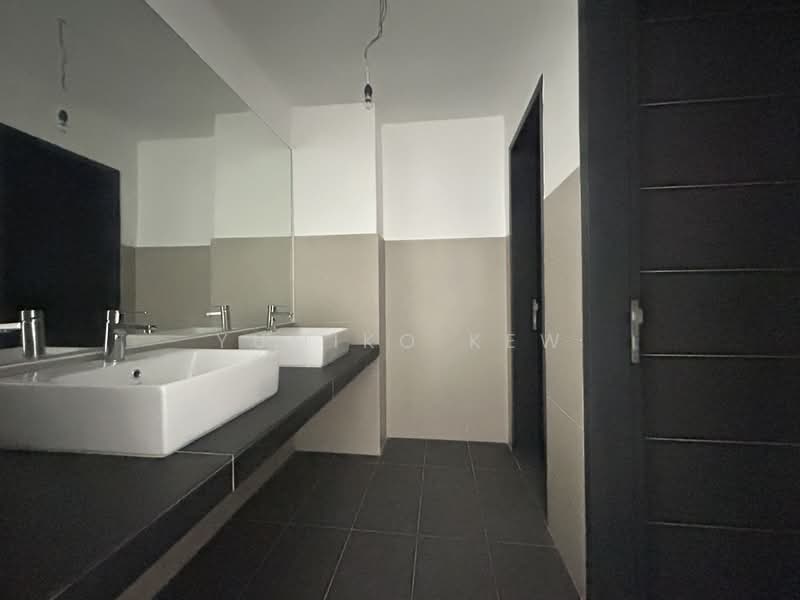 Shop / Office for Rent in Mutiara Central (Cheras) - Yumiko Kew - Bathroom - PropertyGuru.com.my