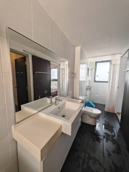 Service Residence for Sale at V@SUMMERPLACE - Phang Elainne - Bathroom - PropertyGuru.com.my