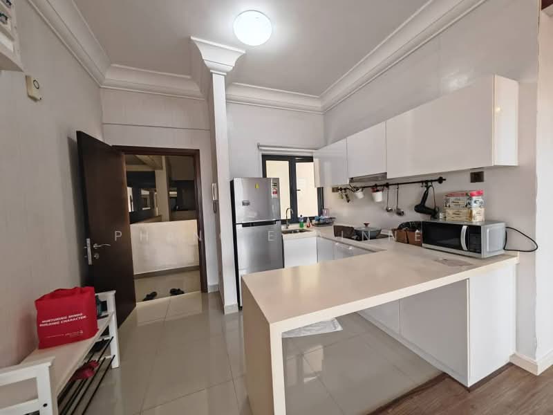 Service Residence for Sale at V@SUMMERPLACE - Phang Elainne - Kitchen - PropertyGuru.com.my