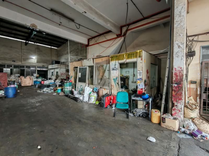 Semi-D Factory for Sale in Taman Universiti (Skudai) - Kate Tee - Interior - PropertyGuru.com.my