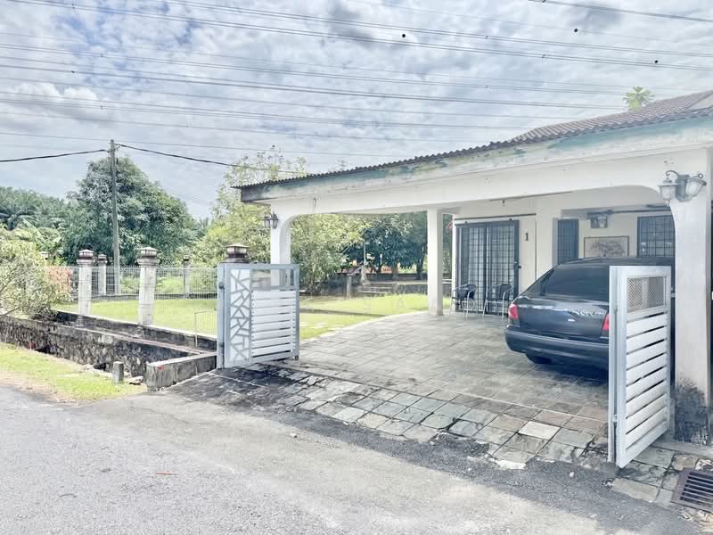 1-storey Terraced House for Sale in Taman Desa Vista (Dengkil) - Alif Saad - Exterior - PropertyGuru.com.my