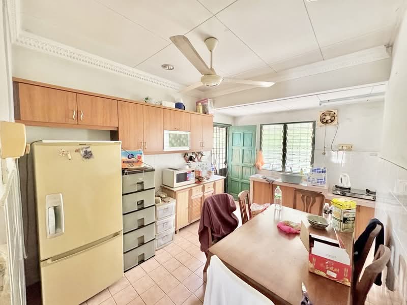 1-storey Terraced House for Sale in Taman Desa Vista (Dengkil) - Alif Saad - Kitchen - PropertyGuru.com.my