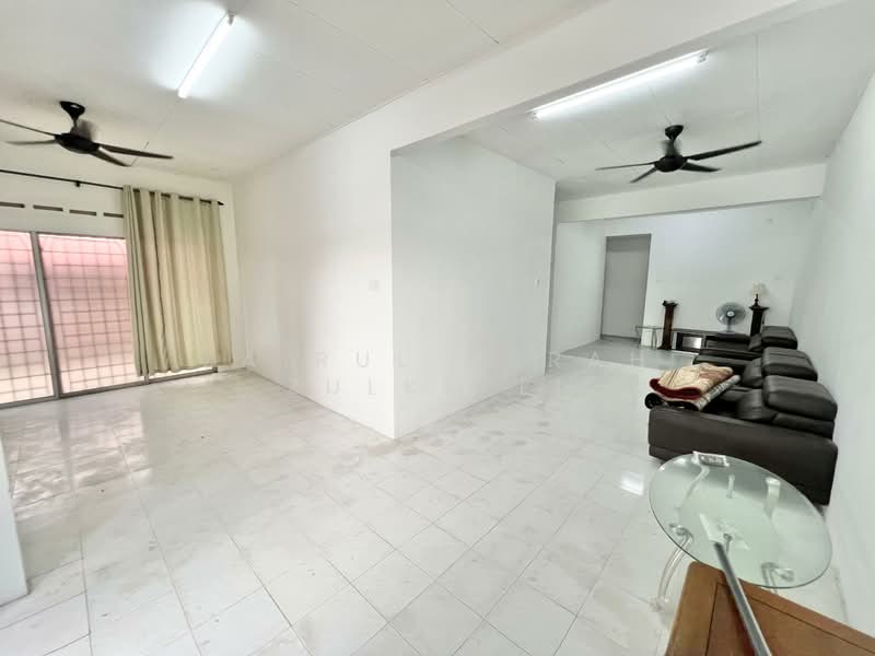 Semi-Detached House for Sale in Senawang (Negeri Sembilan) - Zairul Asrah Zulkefli - Living Room - PropertyGuru.com.my
