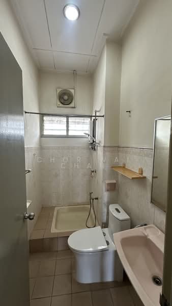 2-storey Terraced House for Rent in Usj 20 (Subang Jaya) - Chor Wai Chan - Bathroom - PropertyGuru.com.my