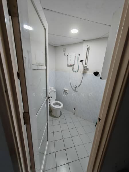 Condominium for Sale at Casa Villa Condominium - Sky Wong - Bathroom - PropertyGuru.com.my