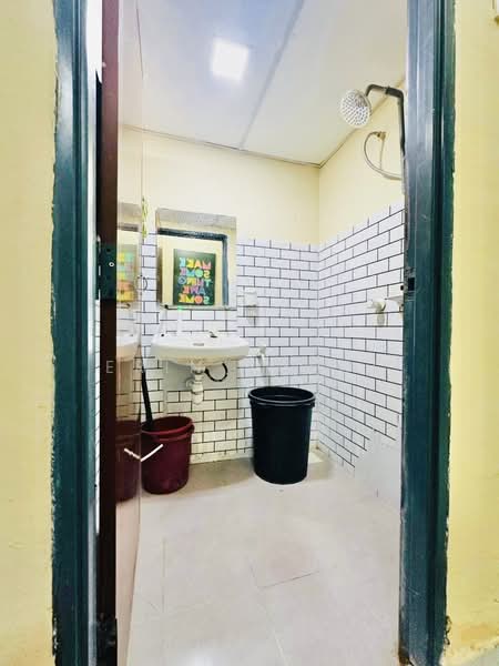 Flat for Rent at Damai Utama - Erin Yusof - Bathroom - PropertyGuru.com.my