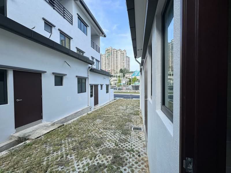 3-storey Terraced House for Sale in Batu 9 (Cheras) - Danny Low - Exterior - PropertyGuru.com.my