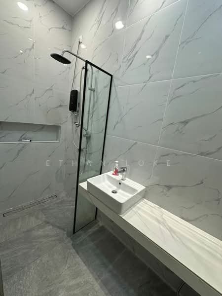 Rumah Teres 1 Tingkat untuk Disewa di Taman Sri Segambut (Segambut) - Ethan Loke - Bathroom - PropertyGuru.com.my