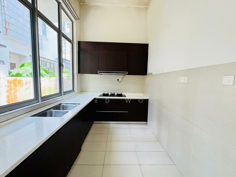 Rumah Berkembar untuk Dijual di The Valley TTDI (Ampang) - Jared Wong - Kitchen - PropertyGuru.com.my
