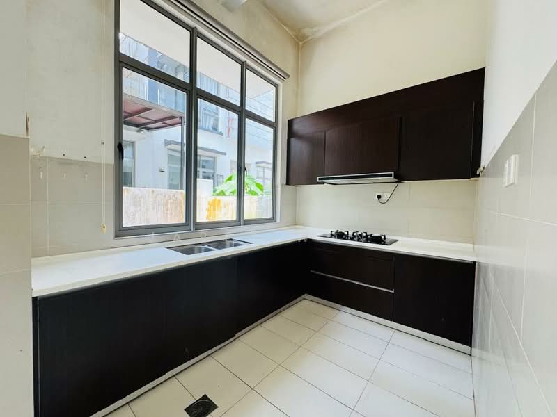 Rumah Berkembar untuk Dijual di The Valley TTDI (Ampang) - Jared Wong - Kitchen - PropertyGuru.com.my
