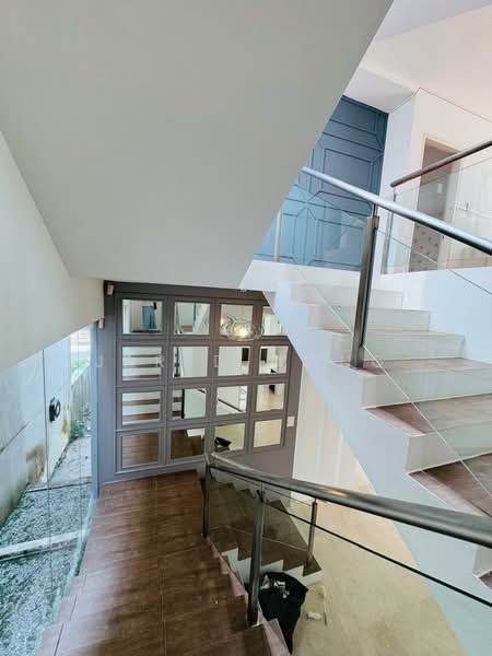 Rumah Berkembar untuk Dijual di The Valley TTDI (Ampang) - Jared Wong - Entrance - PropertyGuru.com.my