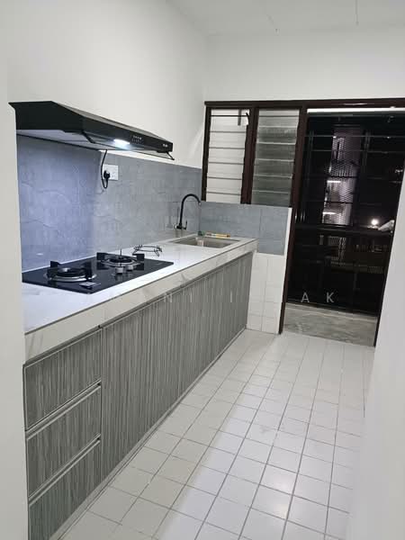 Apartment for Sale at Riverdale Park Apartments - Zamani Ishak - Kitchen - PropertyGuru.com.my
