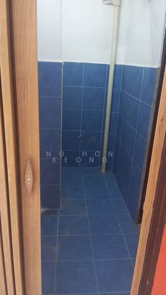 Shop / Office for Rent in Brickfields (Kuala Lumpur) - Ng Hon Keong - Bathroom - PropertyGuru.com.my