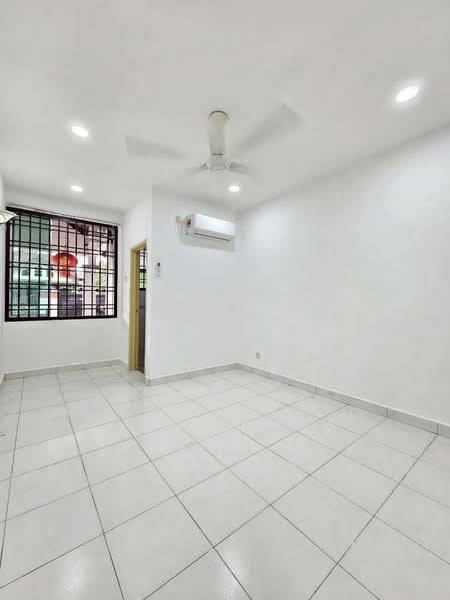 1.5-storey Terraced House for Sale in Taman Impian Emas (Skudai) - Kun Chai - PropertyGuru.com.my