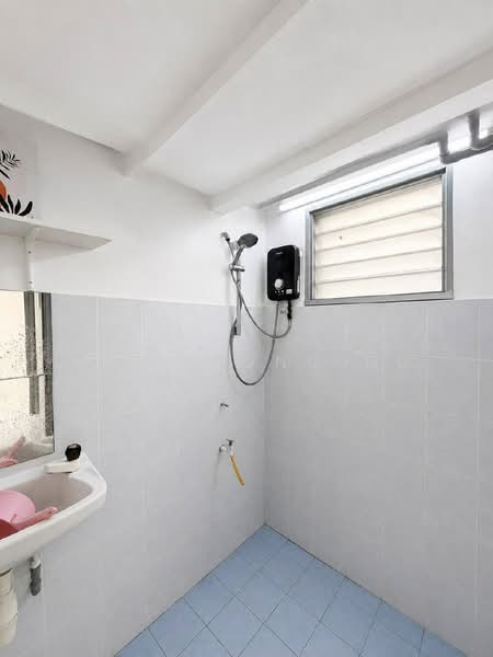 Pangsapuri untuk Disewa di Setia Baiduri - JIA SOONG NG - Bathroom - PropertyGuru.com.my