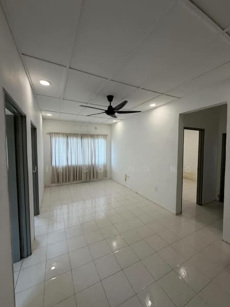 Pangsapuri untuk Disewa di Setia Baiduri - JIA SOONG NG - Living Room - PropertyGuru.com.my