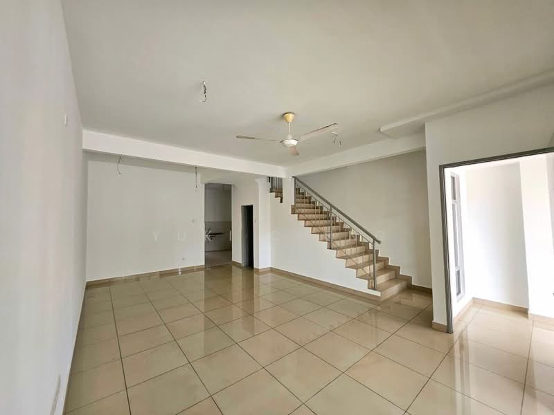 2-storey Terraced House for Sale in Taman Seri Austin (Tebrau) - Yuki Cheng - Living Room - PropertyGuru.com.my