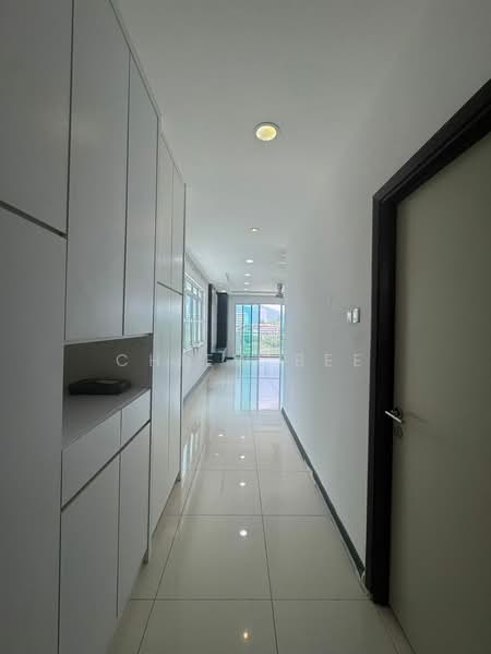 Condominium for Sale at Vertiq - Chiew Bee - Hallway entrance - PropertyGuru.com.my