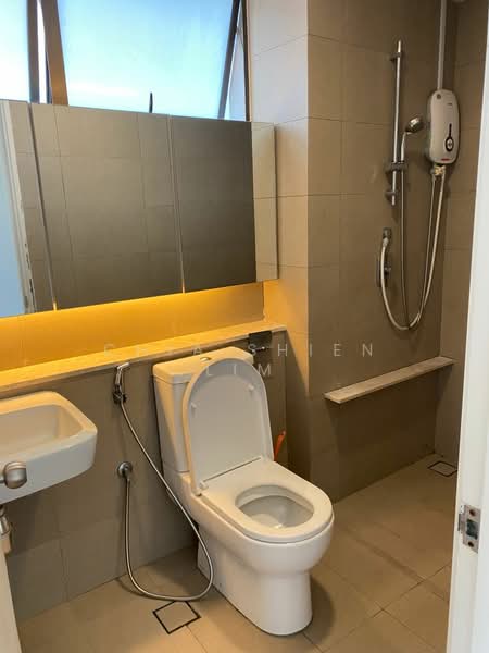 Condominium for Rent at The WaterEdge (Pinggiran Air) - Chia Shien Lim - Bathroom - PropertyGuru.com.my
