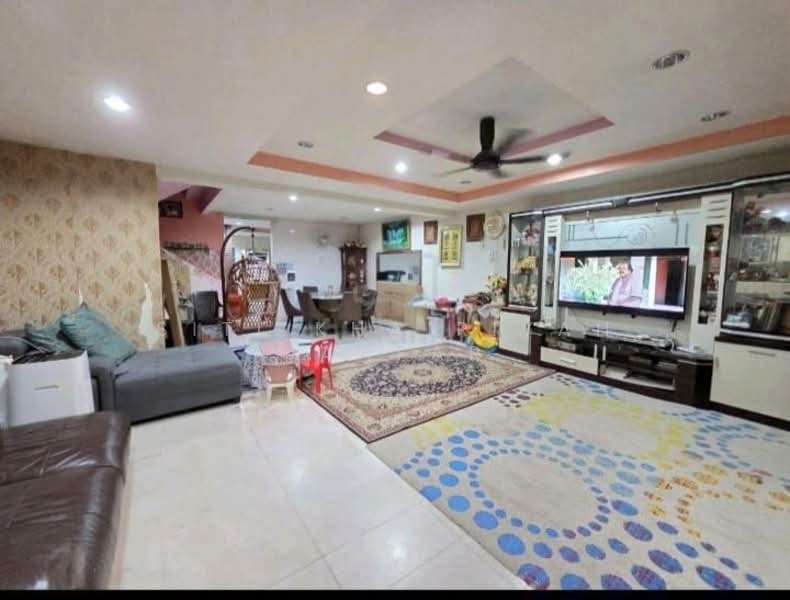 2-storey Terraced House for Sale in Shah Alam (Selangor) - SITI KHAIRIYAH JAAFAR - Living Room - PropertyGuru.com.my