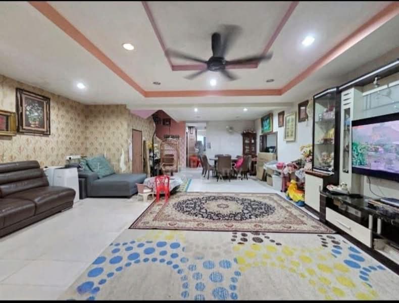 2-storey Terraced House for Sale in Shah Alam (Selangor) - SITI KHAIRIYAH JAAFAR - Living Room - PropertyGuru.com.my