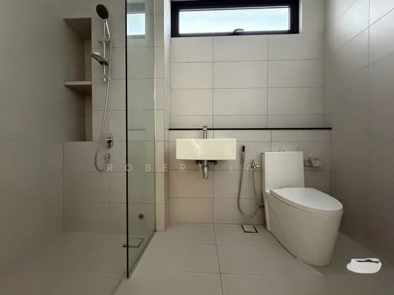 Semi-Detached House for Sale in Sungai Buloh (Selangor) - Robert Law - Bathroom - PropertyGuru.com.my